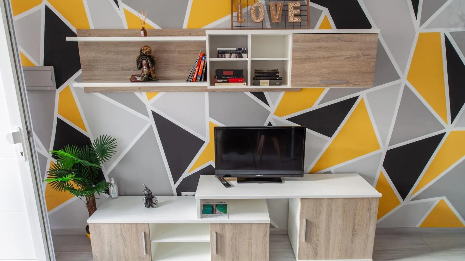 Apartamentos Pajaro Amarillo Y Turquesa Tarifa 0*,