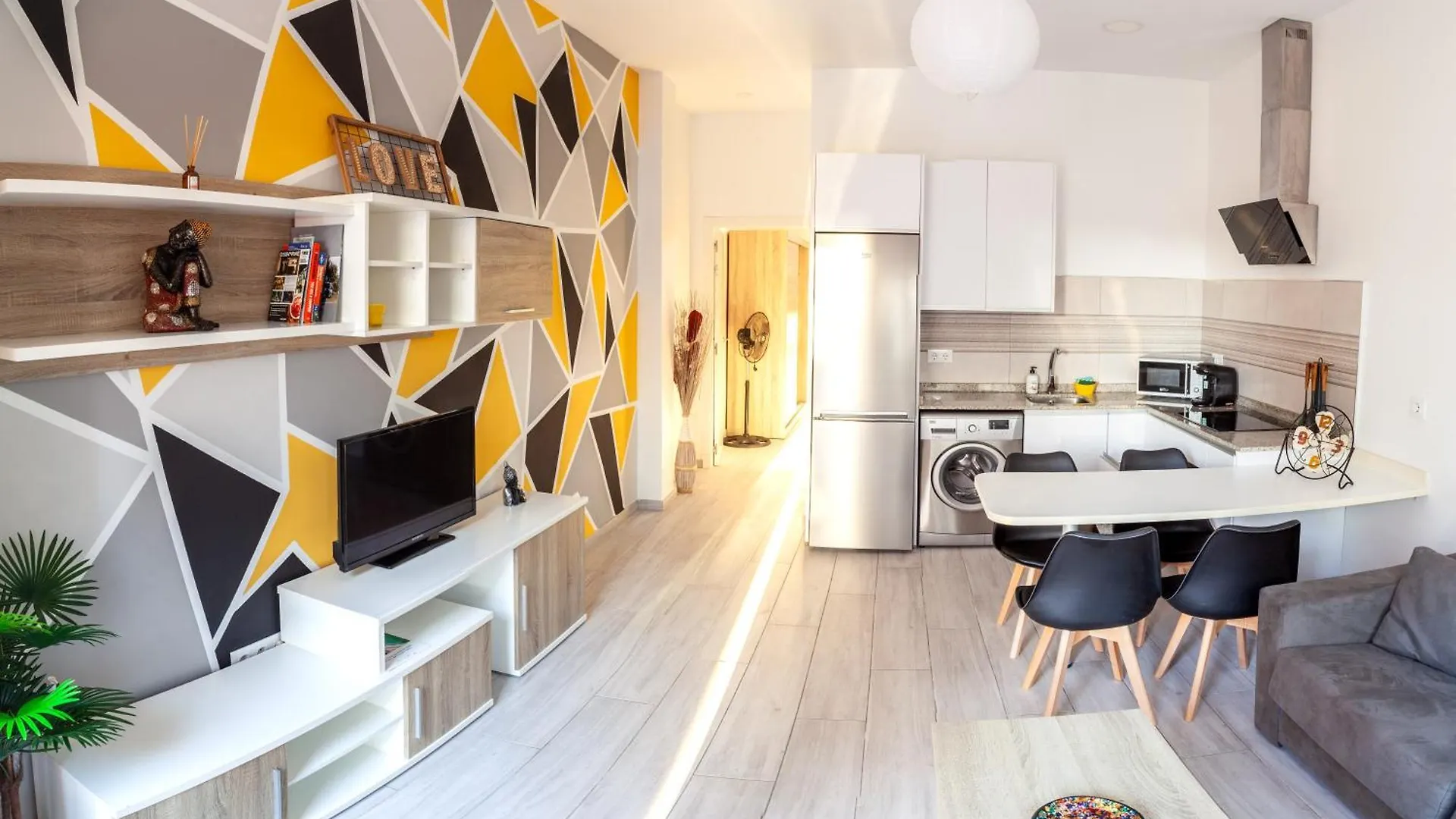 Apartamentos Pajaro Amarillo Y Turquesa Tarifa